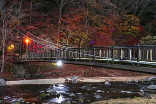秋の渓流釣り！ 紅葉と清流のマッチングが美しい塩原温泉へ 「温泉に浸かり、“キャッチ＆リリースエリア” で紅に染まるニジマスを狙う」 【栃木県】2024年