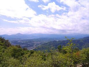 「登山＆ラーメン」の最強コンボ！ 秩父「宝登山」の頂上絶景と行列『珍達そば』の好アクセス・低山ハイキングの「メリット活用」どっちも満喫レポ