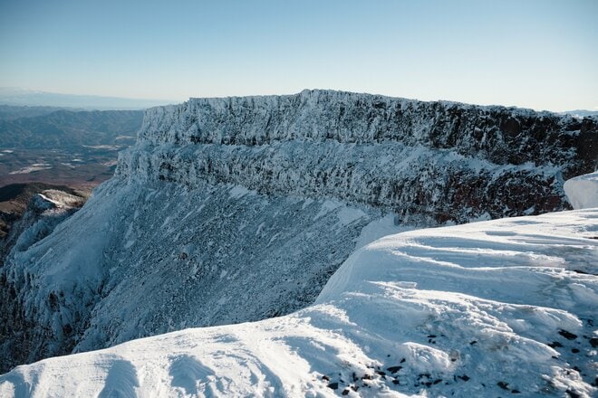 【雪山登山】冬の硫黄岳！ 白い世界とのコントラスト！ 圧巻の八ヶ岳ブルーと迫力のスノーモンスター〈長野県〉の画像009