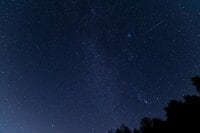 年間最大級の「流れ星」出現数！ 12月の冬キャンプで「ふたご座流星群」を楽しむコツ