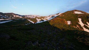 3ページ目) 夏しか登れない百名山！ 北海道最高峰の「旭岳」と大