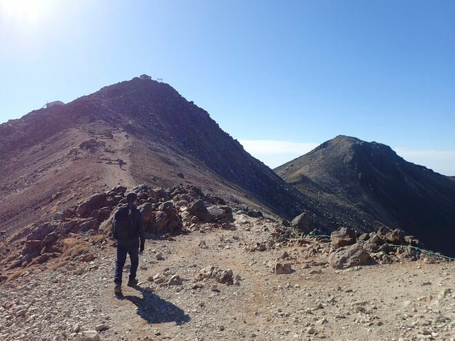 【晩秋登山】シャトルバス運行終了間近、澄みきった青空広がる「乗鞍岳」へ！  下山後は高原を散策して心身を癒す「歩治」を体験の画像007