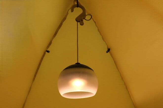 【ショップ店員に聞く！ はじめての“車中泊”グッズ】必須のランタン ”明るく照らせる” 実用タイプと ”ムード重視” のオシャレタイプを要チェック！〈石井スポーツ ヨドバシ新宿西口店 vol.11〉の画像005