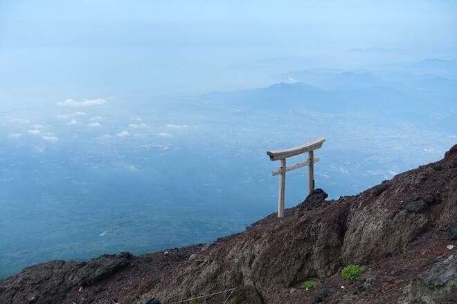 必須「富士山」登山の紫外線対策！  ウェア＆UVケアでくまなくOKのはずが… まさか！？  少しの油断で大失敗！  経験者に学ぶ日焼けリスク・予防グッズの画像008
