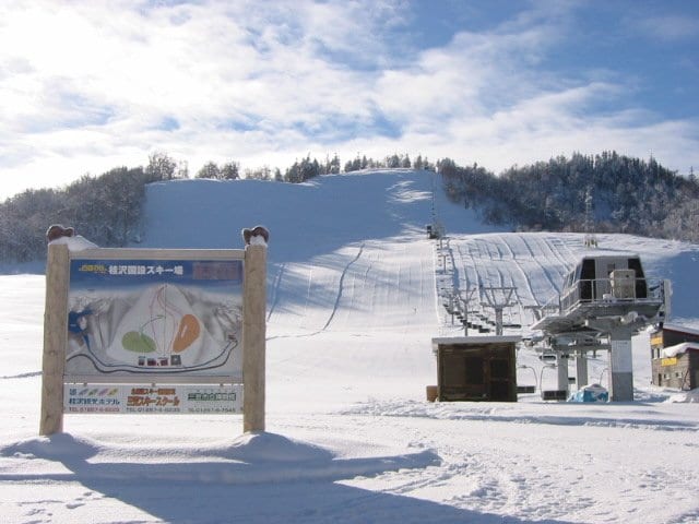 なぜ地元民は “大きなスキー場” に行かないのか？  北海道でみる「ローカルスキー場で滑る理由」 全国スノーエリア共通の “快適な選択”の画像001