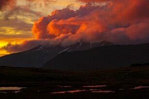 天気は「4次元の世界」！ 魅惑の「笠雲・旗雲・吊るし雲」 【山の天気 vol.1】
