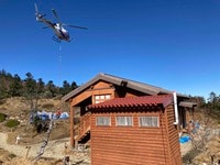 “上げ荷”と同じくらい“下げ荷”が大切！  新米小屋番「初めてヘリでの荷上げ」体験記＜前編＞【わたし、山小屋はじめます vol.14】