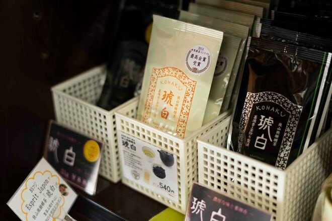 静岡・宇治と並ぶ日本三大銘茶の里で八十八夜直前の茶畑へ！ 老舗専門店で生産者が語る東京近郊産地の強みとは？【フランス人茶商の茶国漫遊記 vol.04「新茶の息吹に誘われて〜狭山茶2」埼玉県日高市】の画像005