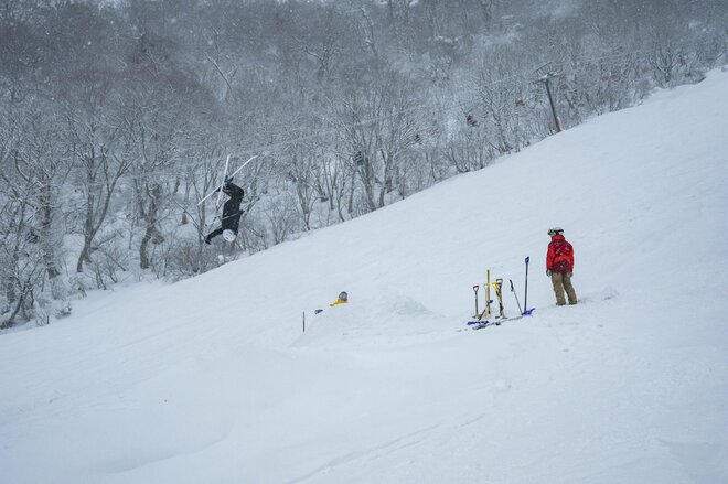 【富山県】雪景色の世界遺産の懐で滑る！  雪煙と湯けむり、はしご旅へ 「たいらスキー場」と「五箇山の合掌造り集落」 2026年の画像003