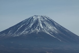 雪化粧の「富士山」が目の前！  過去10回以上「竜ヶ岳」登頂ライターのおすすめ「11月＆12月」の絶景！  日帰り登山レポ