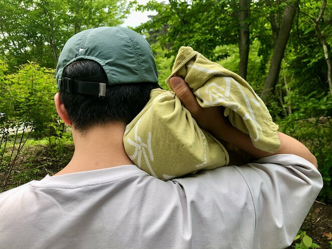 【熱中症対策】水分・塩分補給＆ハンディファンとの併用もできる「ネックアイシング」 夏キャンやフェスで役立つ “体を冷やす” 方法の画像003