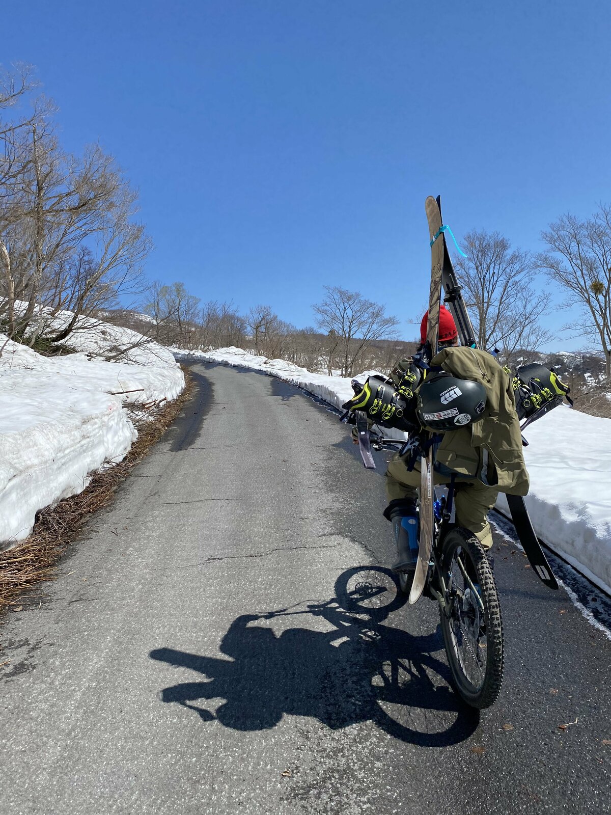 自前のギアを掛け合わせれば 遊び方は無限大 E Bikeでアプローチする 野沢温泉バックカントリー 概要 アクティビティ レポート Bravo Mountain