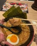 “珠玉のラーメン誕生”  胃弱気味の中年記者でも麺をかき込みスープを飲み干す！  独特のコクあるスープとツルモチ麺のマリアージュ！  伝説のコラボ「一風堂」×「人類みな麺類」＝「人類みな一風堂」！？の画像004
