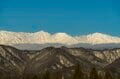 【北アルプス】ついに冠雪！  新雪に煌めく山並みがモルゲンロートに染まる 「気軽に立ち寄れる絶景展望スポット」 長野県・2025年の画像004