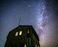 【秋山登山】長雨の合間に…… 絶景だらけの2日間！ 「山頂直下の避難小屋は、天空の撮影スタジオ」 朝日連峰・以東岳　山形県｜2026年の画像016