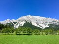 “絶景の岩山と氷河” オーストリアの世界遺産「ダッハシュタイン山脈」を歩く【キジ博士のナチュラリスト入門 vol.5】の画像003