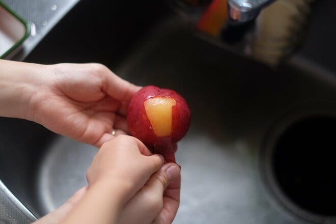 【桃農家に聞きました】包丁を使わず「桃の皮がスルッと剥ける」方法の画像005