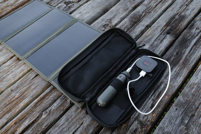 「ガス缶から “電気のボトル” へ」エレコム・NESTOUTが提案する、美しくてタフな屋外給電システム！  強くて拡張性高め「アウトドアバッテリー」の画像008