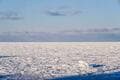 北海道・紋別の自然が作り出す貴重な絶景！「流氷を見ながら滑れる」奇跡のスキー場の画像001