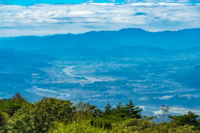 徒歩10分でアルプスの絶景！「まるでパッチワーク」長野「陣馬形山」の秋の景色とは？の画像008