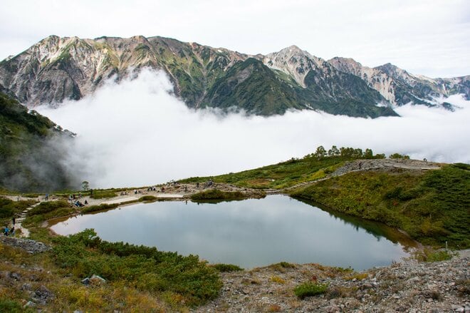 1時間半のライトトレッキング！  紅葉と白馬三山を湖面に映す「八方池」の絶景へ！の画像008