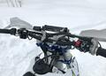 「雪が降らないと乗れない」バイク！  雪山を疾走する「SNOWBIKE（スノーバイク）」で味わう「異次元感覚」とは？の画像001