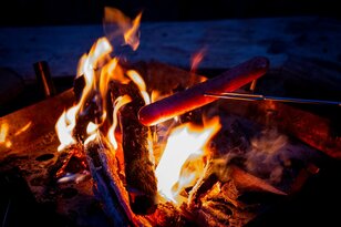 ネクストトレンドは“インディーズ系”？ 70台超え「焚き火台」での「炎の実見」OK！ 焚き火の祭典「焚火クラブ」が10周年を祝い東京・若洲で今年も燃え上がるぞ！