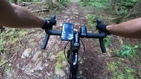 「太イボタイヤ」の異様な姿！  オンからオフまで「いいとこ取り」グラベルロードバイクが「アウトドア初心者向け」である理由とは？