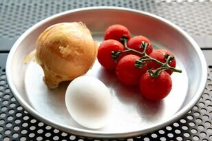 ＜永久保存版＞缶詰っぽいレトルト臭を消せる「魔法の野菜」とは？【缶詰博士の缶たん”CAN”P料理 vol.44】