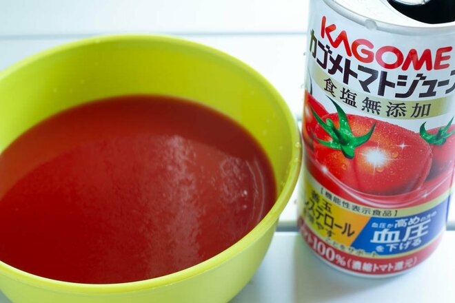 川でキンキンに冷やして作る！  トマジューとやきとり缶の冷製スープ「ガズパチョ」【缶詰博士の缶たん”CAN”P料理 vol.92】の画像004