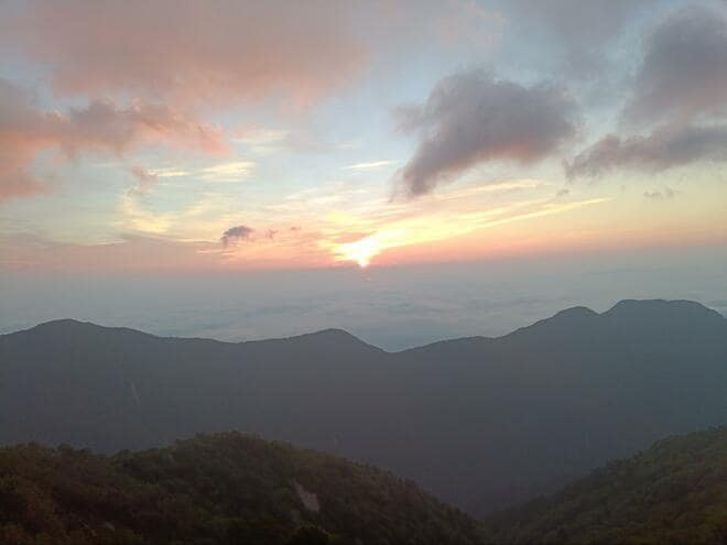 北アルプスの短い秋「燕岳・1泊登山」で堪能！ 美しい花崗岩に彩られた絶景の稜線＆人気の燕山荘では山の夜を満喫！「レポート」の画像009
