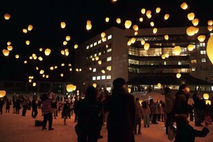 1.5kmのジップラインや2kmのソリ、夜空を彩る「無数のランタン」など！ そこでしか体験できないスノーアクティビティ【この冬行くべき、体験すべき！ スノーリゾート特集 vol.7】