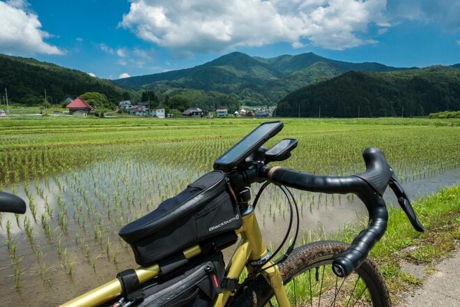 【自転車】気分はヨーロッパ！？  しなの鉄道の「サイクルトレイン」を利用して訪れる “野尻湖・北信濃里山グラベルライド” 「天国と地獄が入り乱れるトレイルの先に、想像以上の絶景が！」 新潟県・長野県｜2026年の画像006