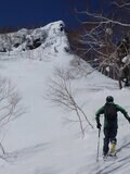 【スキーツーリングの世界】「大雪のおかげで残雪が豊富！ 低山でもまだ楽しめる」札幌近郊のクラッシックルート  北海道・2022年の画像003