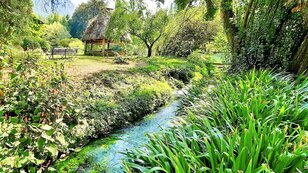 ファンタジーの庭園で幻想的なハイキング体験【ブーツの国の街角で vol.32／イタリア・ラツィオ州】