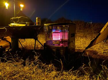 2ページ目) 「身体の芯から温まる」冬キャンプで使いたい！「反射式