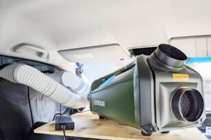 予想外に…大きい！「夏の車中泊」に必須の「ポータブルクーラー」設置の最適ポイントとは？  実体験DIYレポート