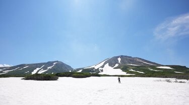 夏しか登れない百名山！ 北海道最高峰の「旭岳」と大雪山縦走で見る