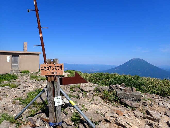【北海道の山】冬は多くのスキーヤー、スノーボーダーで賑わうニセコアンヌプリは、夏の登山も面白い！ 2025年の画像003
