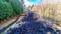 ドローンで撮った奈良の天下の奇景・鍋倉渓！  岩の下を流れる「見えない渓流」と古代ロマンの「巨石」