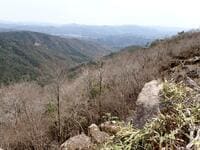 戦の山寺「月峰寺」巨石＆遺構群「実踏レポ」 関西百名山の一座「剣尾山」 山頂エリアに残る石垣・曲輪・石仏【大阪府豊能郡】