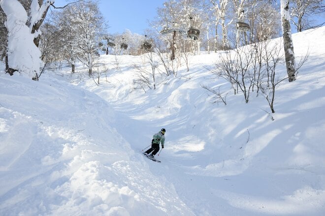 【野沢温泉スキー場】国内有数のビッグゲレンデを「日帰り」で楽しみ尽くす！  野沢へ行くなら「滑るべきコース」はここ！ の画像008