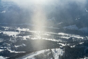 霧氷 ダイヤモンドダスト サンピラー 圧倒的な出現率 冬のトマムで出会う絶景のオンパレード 22年2月 北海道 概要 スキー スノーボード ニュース Bravo Mountain