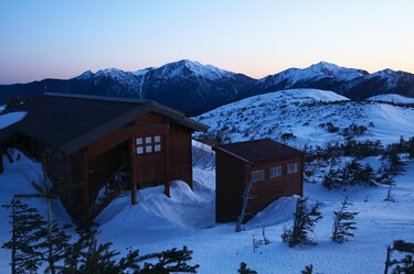 今年の山小屋営業、一体どうなっちゃうの？【わたし、山小屋はじめます vol.4】｜登山｜わたし、山小屋はじめます｜BRAVO MOUNTAIN