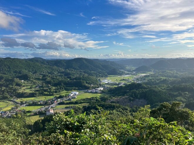 【首都圏近郊】1時間で登れるとは思えない絶景！  房総のマッターホルンこと「伊予ヶ岳」は今からのシーズンがおすすめの画像011