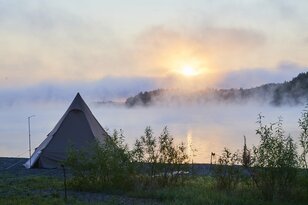 “避暑キャンプ”シリーズ第2弾！ 夏でも気温1桁台？「酷暑知らずな絶景キャンプ場」3選【絶景キャンプ場ガイド-言葉を失うほどの風景に会いに行こう- vol.13】