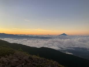山頂で迎える夜明け「ご来光」の絶景！  2時間以内で登れる「ナイトハイク」チャレンジに必要なこと＆最適の山「3選」