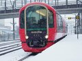 漫画『新・駅弁ひとり旅』を写真で楽しむ！ 艶やかな赤い車体が美しい「えちごトキめきリゾート雪月花」で新潟の絶景と美食を堪能！【新潟県・えちごトキめき鉄道】の画像003