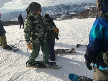雪上のスケートボード！ スノスケって知ってる？」 お手軽だけど